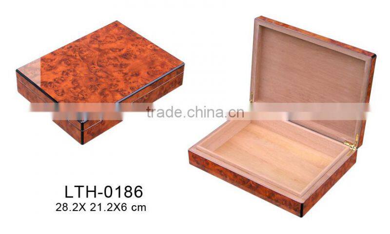 High glossy finish Wooden cigar humidor, hot sale empty cigar boxes