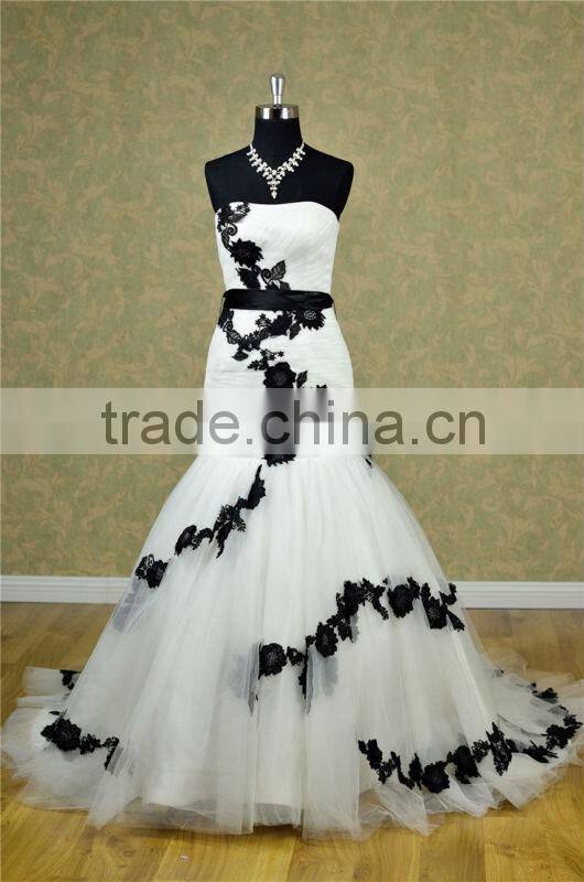 Popular Bohemian style strapless black and white lace fishtail wedding dresses