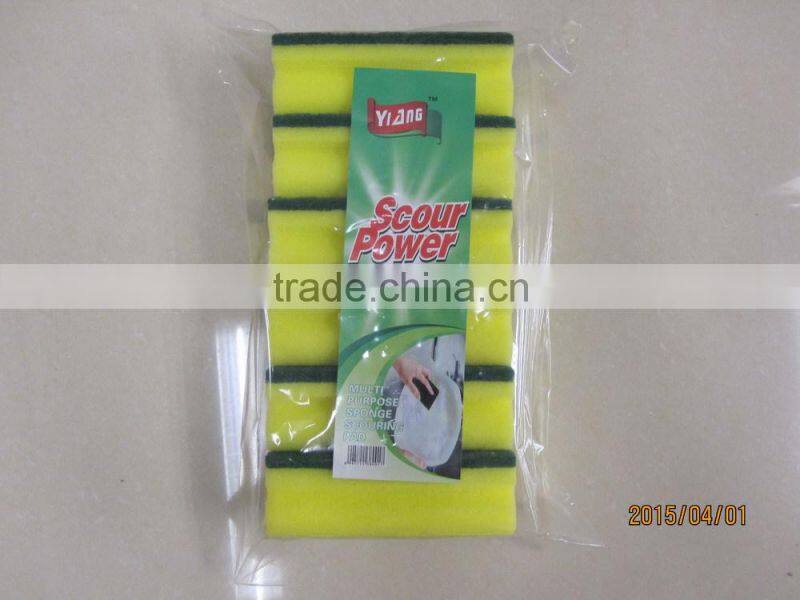 Heavy duty scouring pad with good sponge