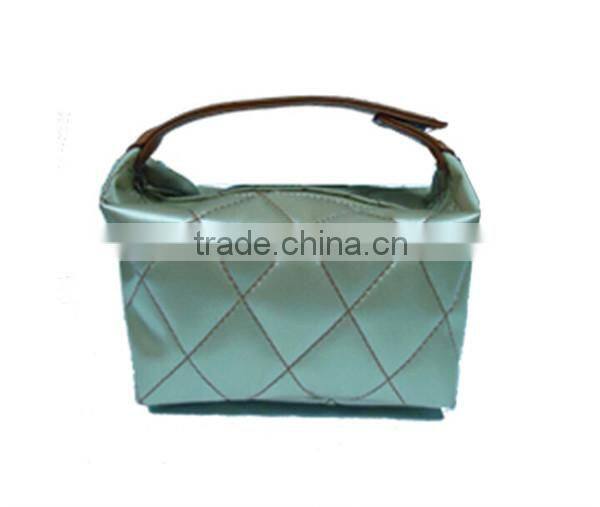 hello kitty cosmetic bag pu cosmetic pouch with zipper tri-folded toiletry bag