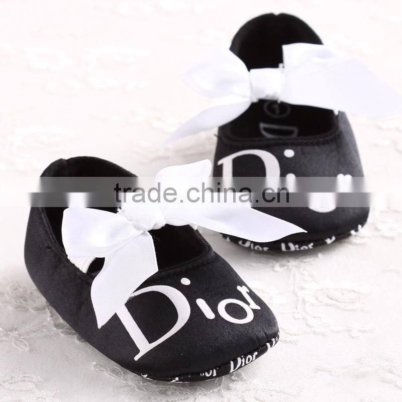 new style hot sale dot cheap lovely lace baby shoes