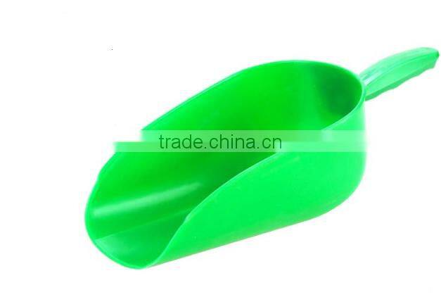 plastic feed spoon /scoop/Shovel /plastic measuring scoops for pig,sheep,goat,horse,cattle,animal,pets(animal feed Spoon-022)