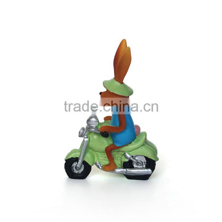2015 customized polyresin rabbit figurine crafts