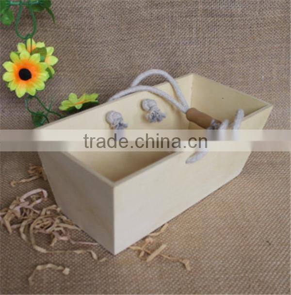 FSC high quality handmade decorative small wooden basket with handle