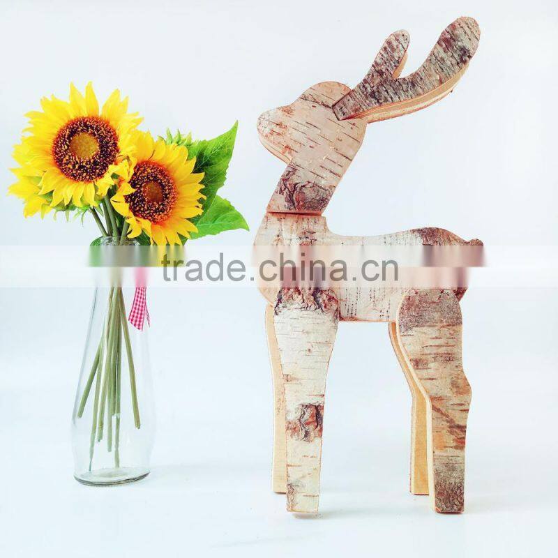The countryside amorous feelings sunshine small deer set piece