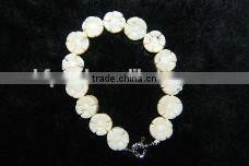 2015 hot sale 7.5 inches 12mm big flat round white coral bead bracelet