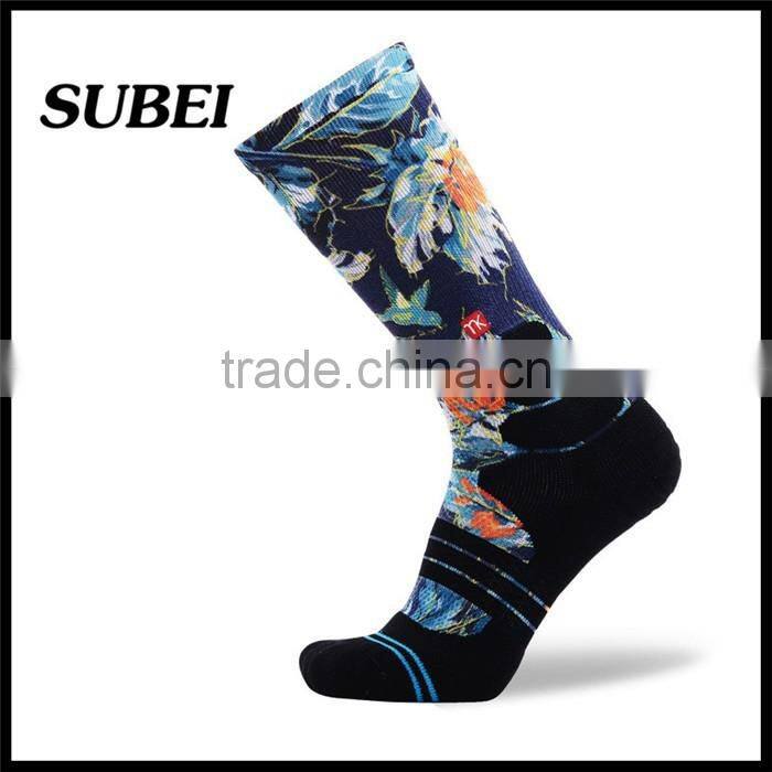 Coolmax anti-bacterial men knee high compression fashion photo print elite basketball socks sport stocking
