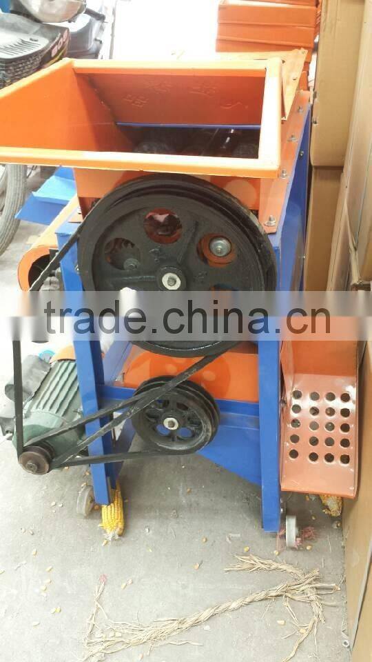 Two feeding hoppers corn stripper and sheller machine