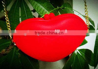 2014 cheap promotion heart and hand silicone bag
