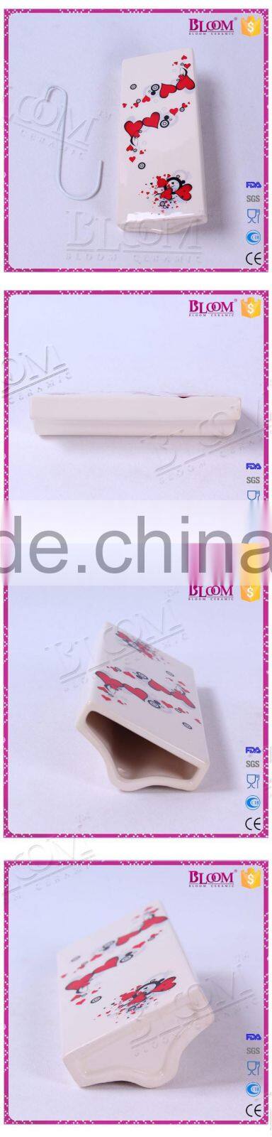 Hanging valentine decoration for ceramic humidifier