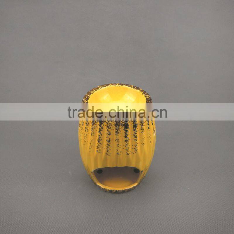 Home Decorative Table Top Elegant Yellow Glzaed Ceramic Tealight Candle Holder with Distressed Finish