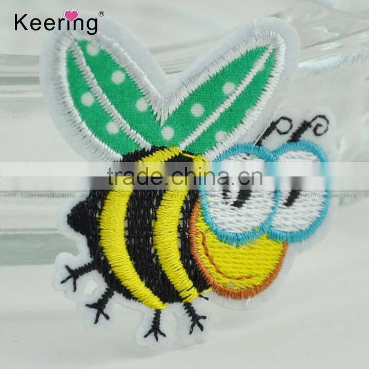 China cartoon bee personalized embroidery patch WEF-070