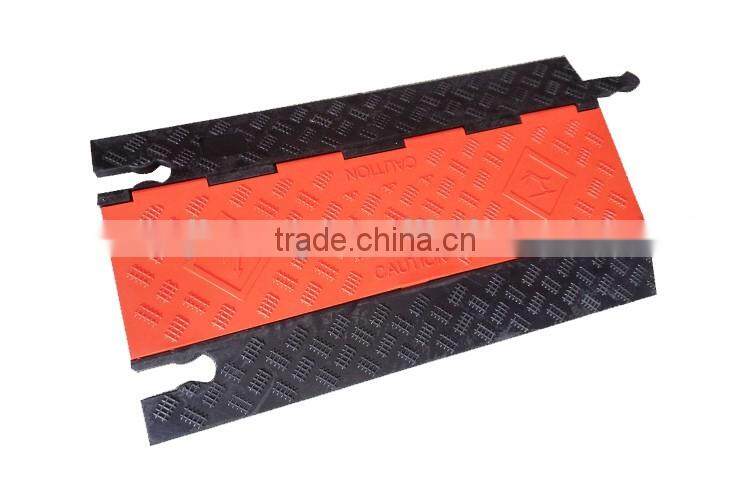 Lower Factoty Price 915*550*53mm Soft Flexible Heavy Duty 5 Channels Rubber Cable Cover Protection