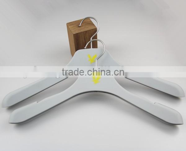 FP-870 Good quality grey plastic jacket hangers