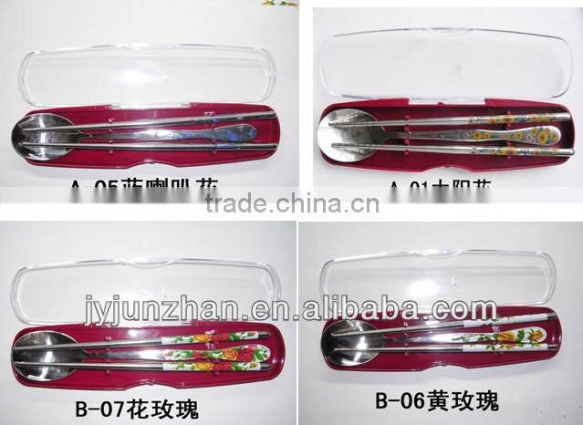 Cheap chopsticks and spoon sets made in China ( With blue flower stick on)