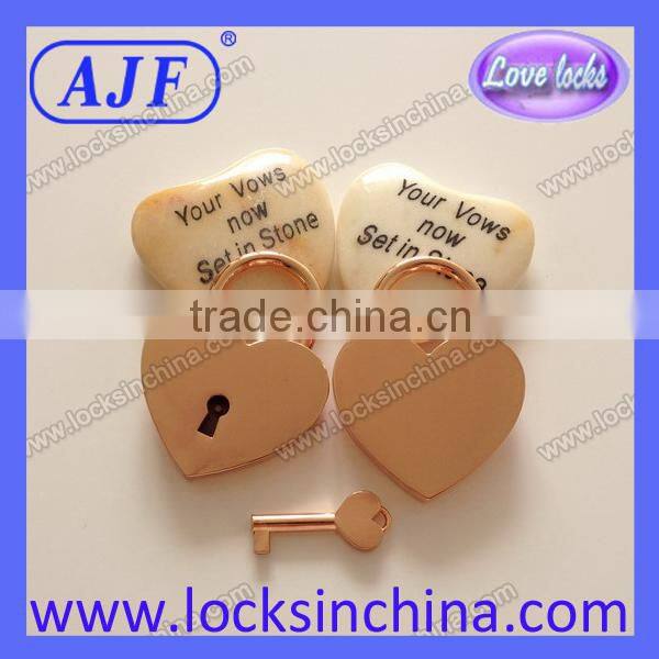 AJF TUV TEST PASSED Top quality and hot sale high polished metal Love lock or padlock in heart shape with engraving names