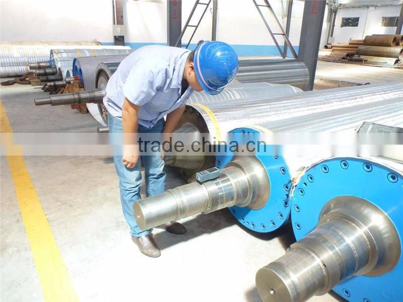 Grooved press roll for fourdrinier paper making machine of paper mill
