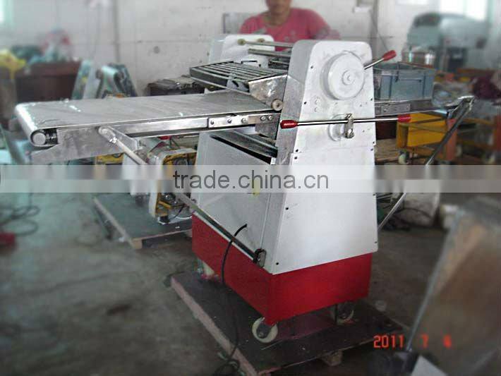 Table type kitchen dough sheeter roller machine