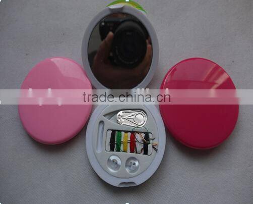 15060312 Plastic pocket mirror with hairbrush