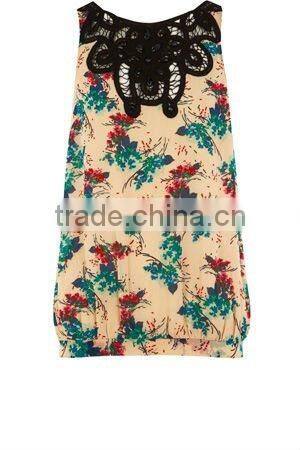 12TT054 Summer New Design Embellished Neck Printed Top