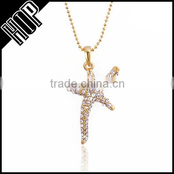 Best selling fashion zinc alloy gold plated crystal starfish pendant