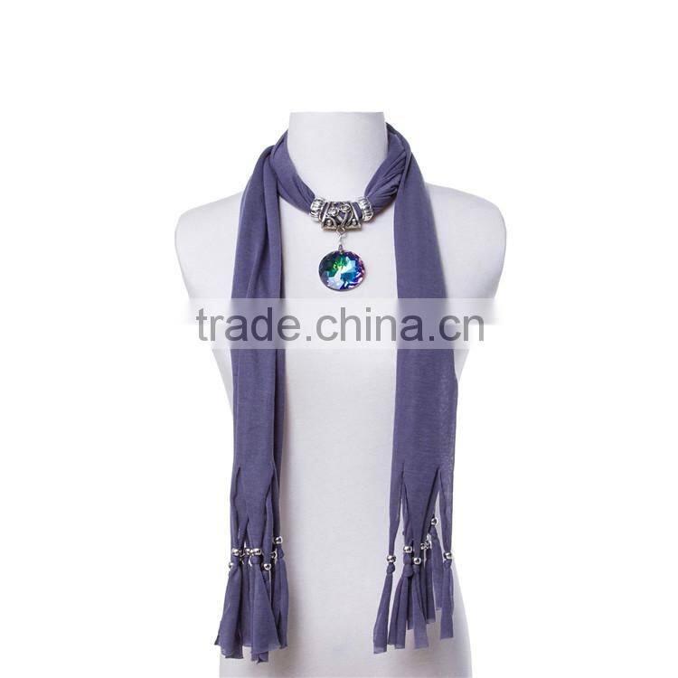 2016 New design round crystal stones pendant scarf