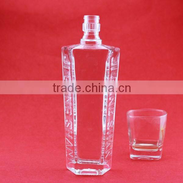 China factory cheapwoman body wine bottles Ice hockey shape bottles tiger head whiskey bottle 500ml