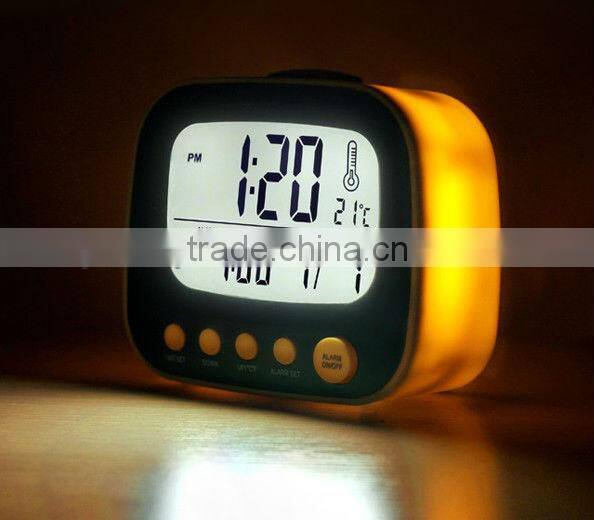 Supply creative Mini alarm clock / LED display clock