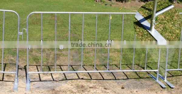 removable barrier fence