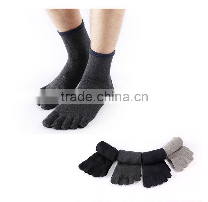 Wholesale Black five fingers men ankle socks
