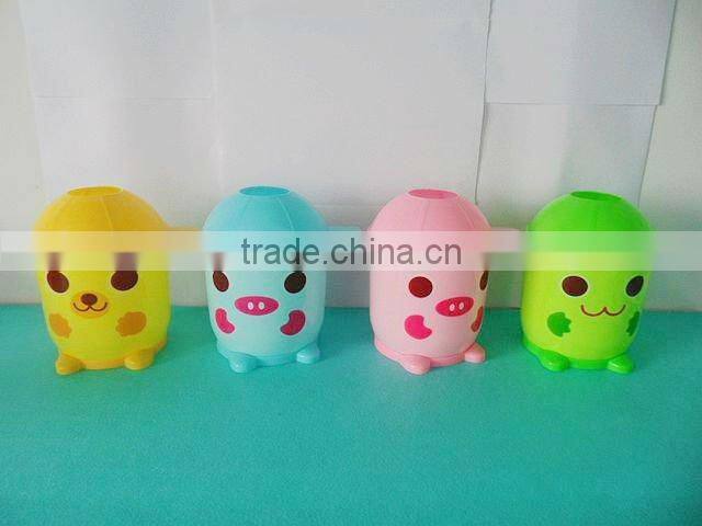 Animal shape table plastic dust bin with hat