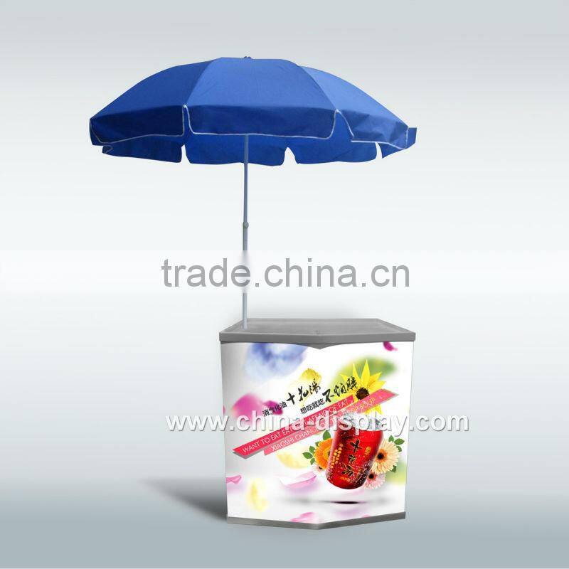 messe display article put on table