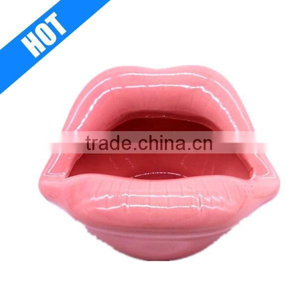 New Design Cheap Modern Lighted Lips Ceramic Cigarette Ashtray