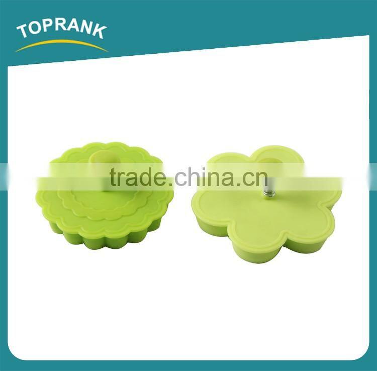 Toprank Custom Rabbit And Flower Shaped 2pcs 3D Cookie Press Plunger Cookie Stamp Plastic Mini Cookie Cutter Set With Handle
