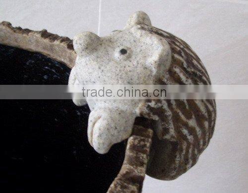 antique finish Climbing hedgehog hanger garden animals decoration