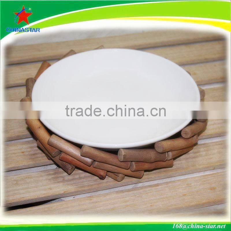 wooden plate fish shape
