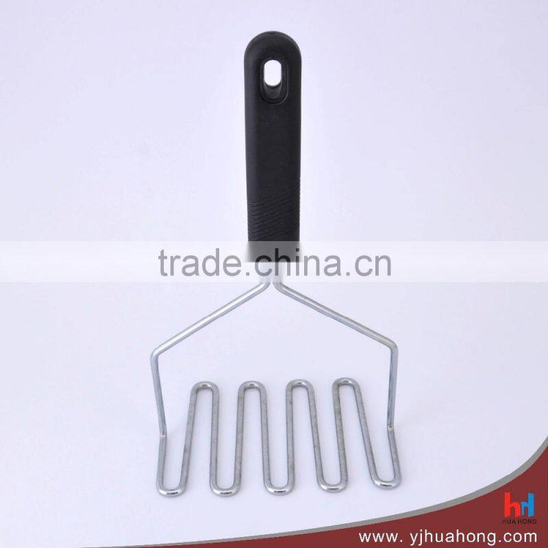 Hot selling wire potato press,vegetable masher&ricer with PP handle