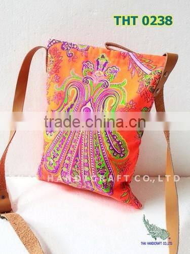 Neon shoulder bag / screen printed.