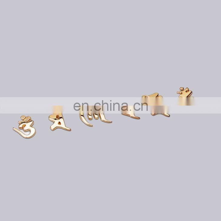 Professional OEM Items Heat Resisting And Watereproof Type Custom National Style Glossy Gold Metal Car Badge With Adhesive