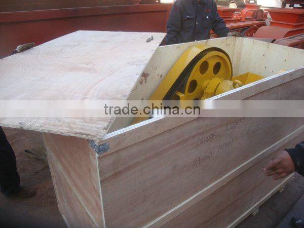 Small portable stone crushers with diesel engine jaw crusher machine