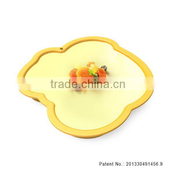 Silicone squirrel-and-pinecone cake pan