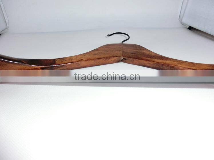 2016 New Promotional mutifunctional antiskid wooden coat hangers