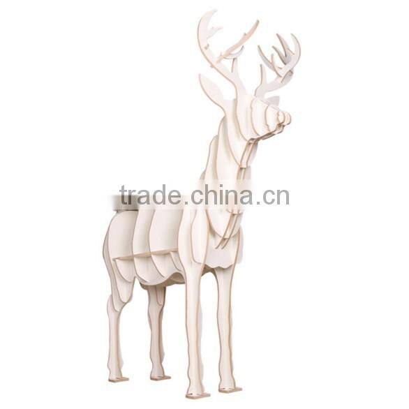 Decorative wooden deer for business gifts