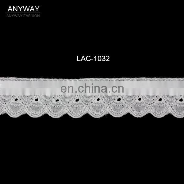 100% cotton lace guipure in white