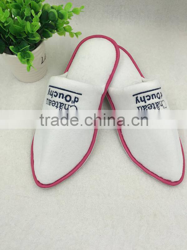 Top selling custom disposable slippers with embroidery hotel logo