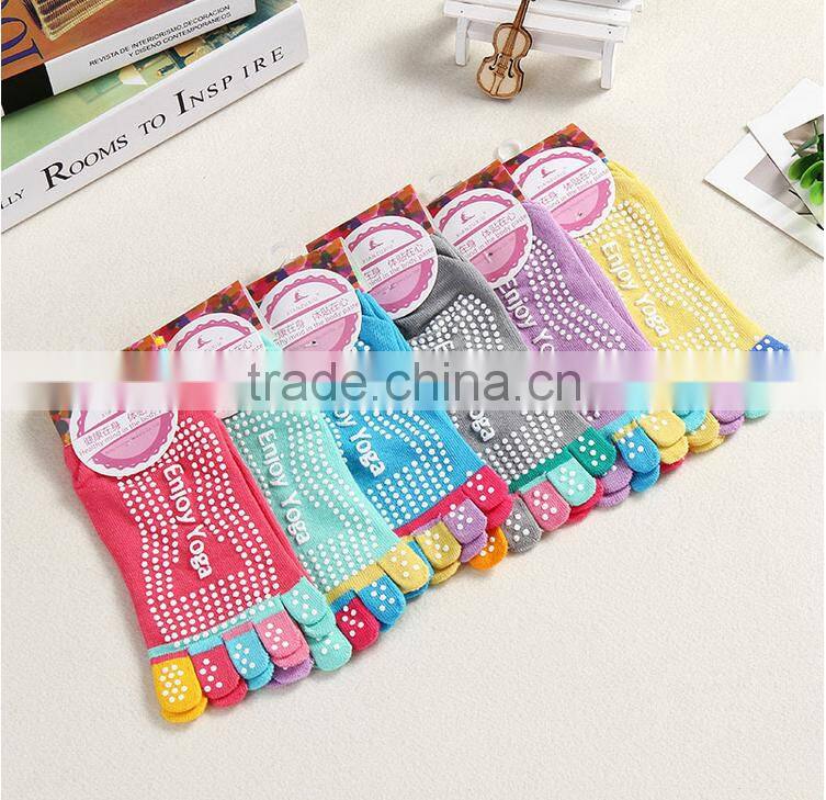 Cotton yoga socks with grips