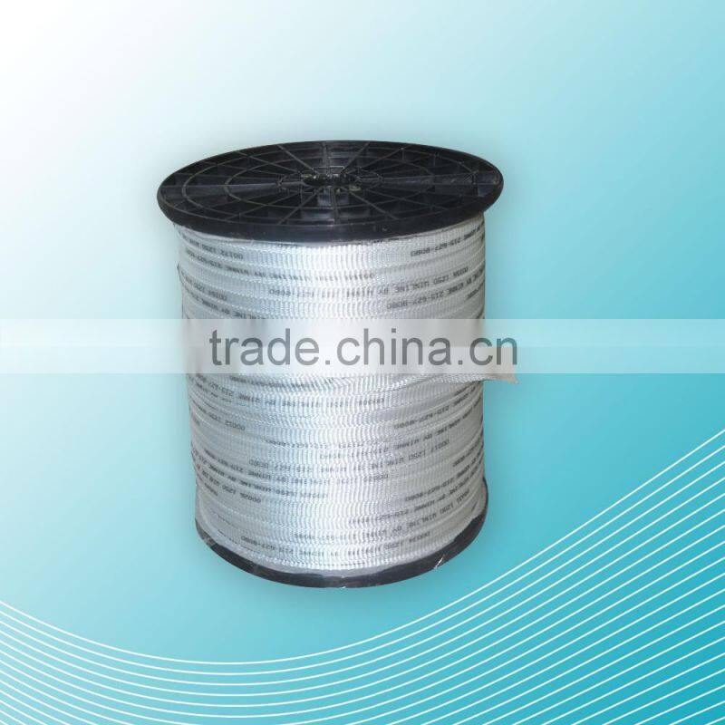 Cable pulling tape for optic cable