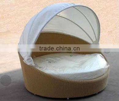 Leisure Furniture Round Rattan Bed With Cushion