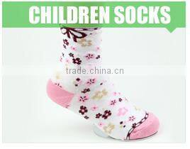 Red colored girls tight leggings with fashion flowers