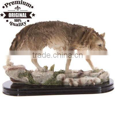 resin wolf jumping figurines for home decoration